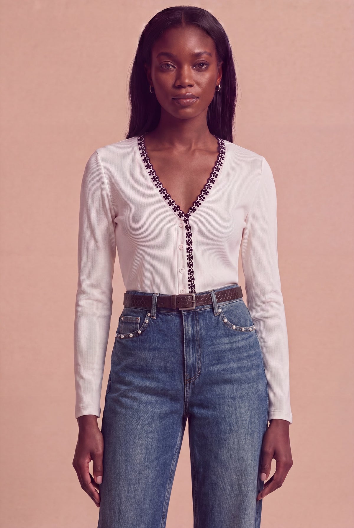Cardigan Derya RUYA — Écru, détail buste